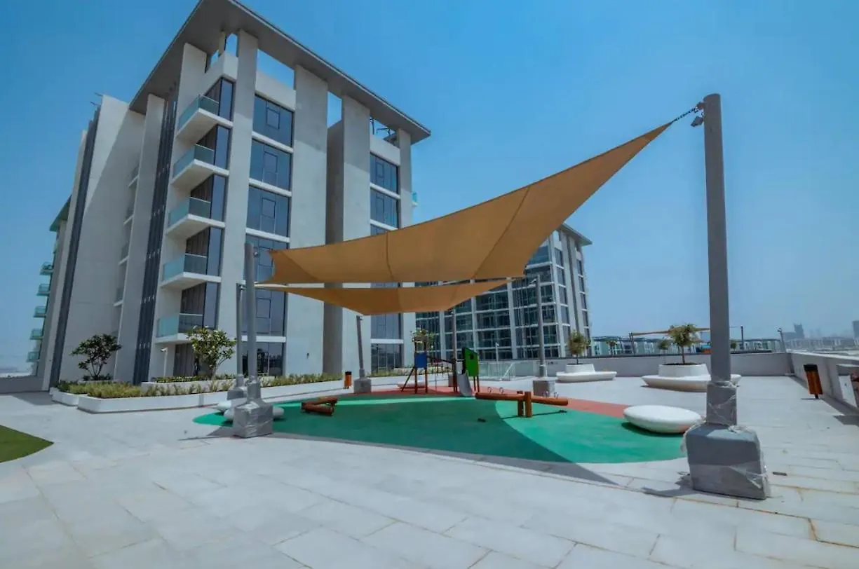 Modern 1Br For 4 With Breathtaking Lagoon Views Dubai