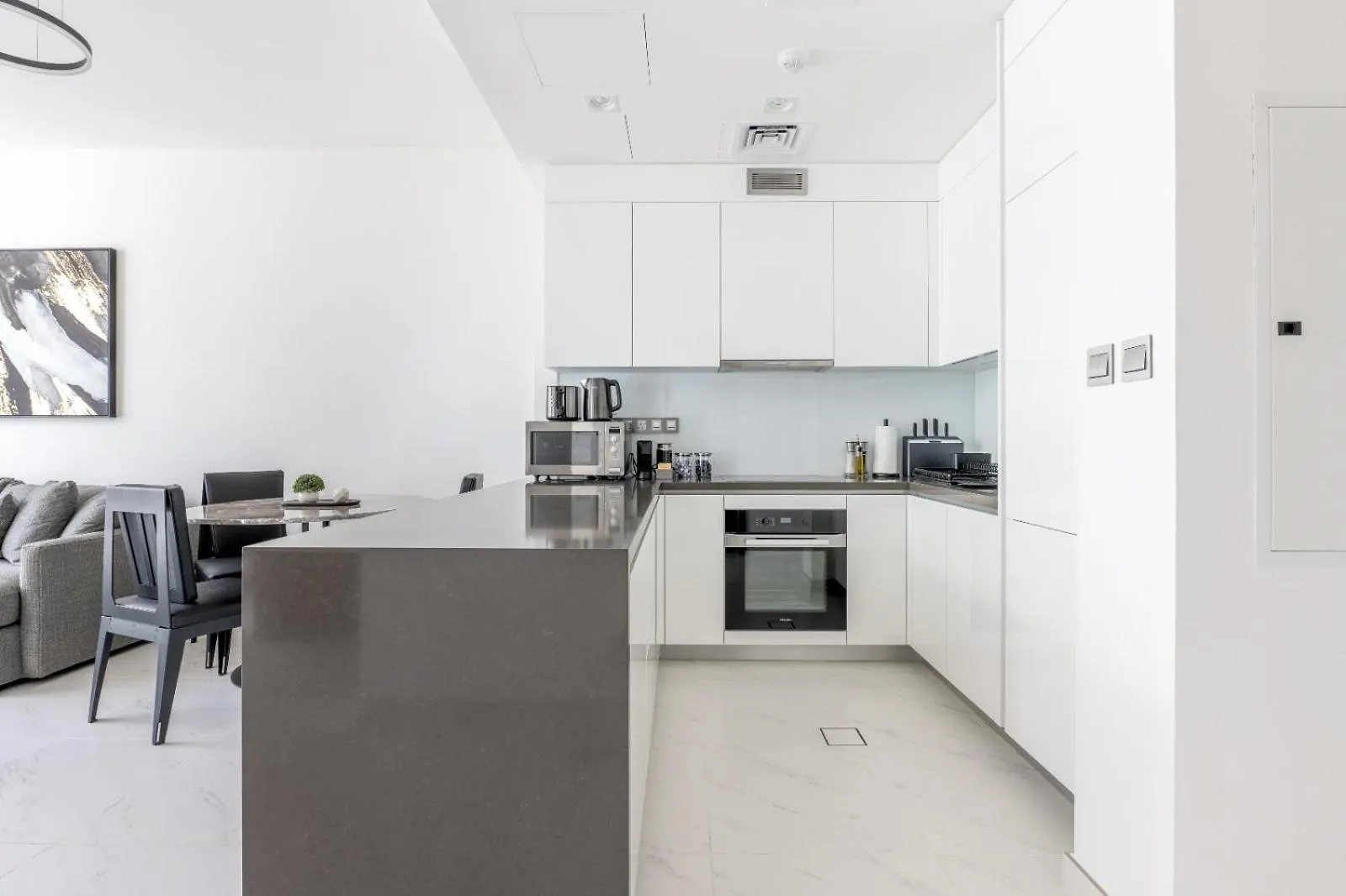 Modern 1Br For 4 With Breathtaking Lagoon Views Dubai