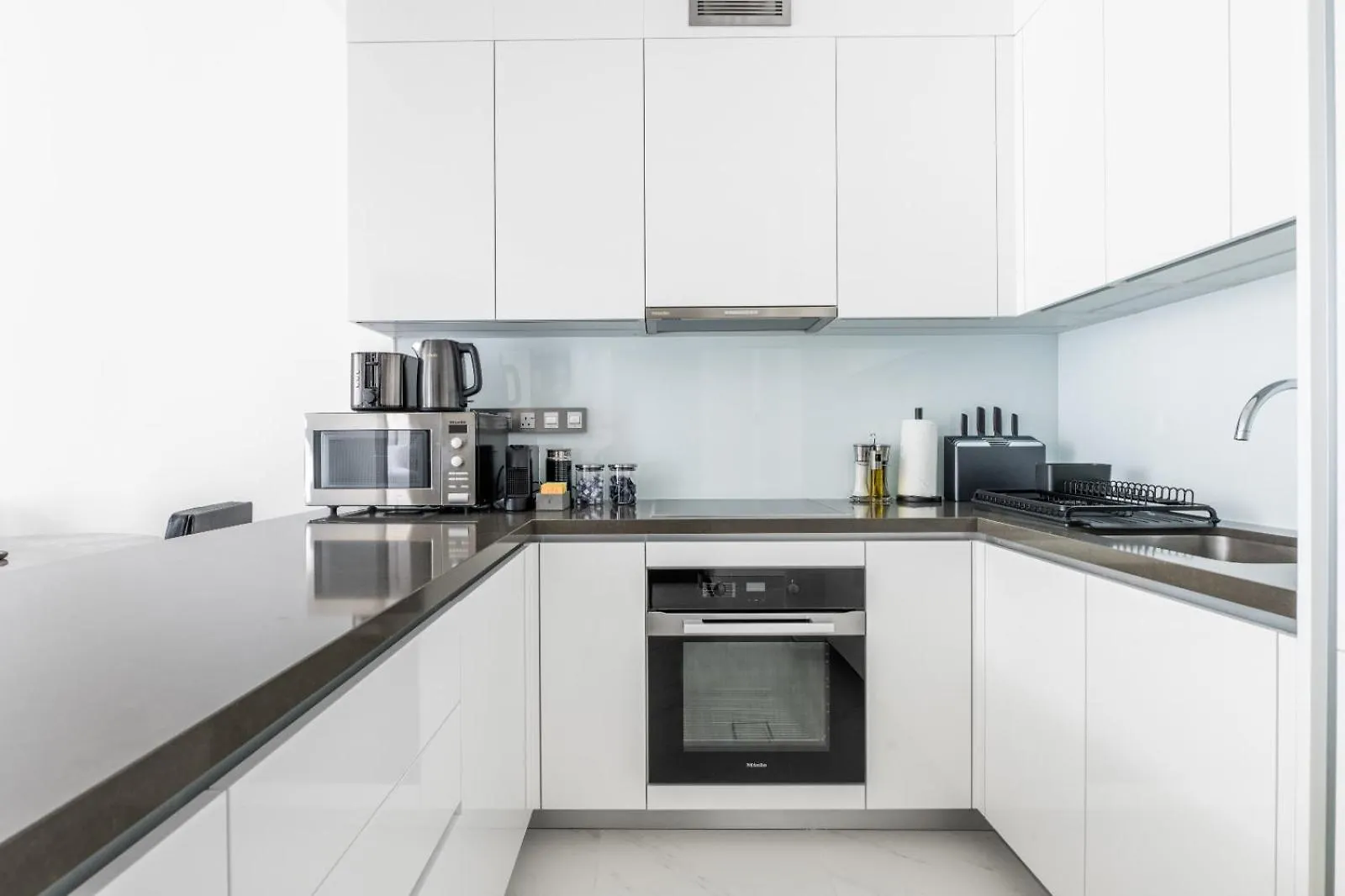 Apartment Modern 1Br For 4 With Breathtaking Lagoon Views Dubai