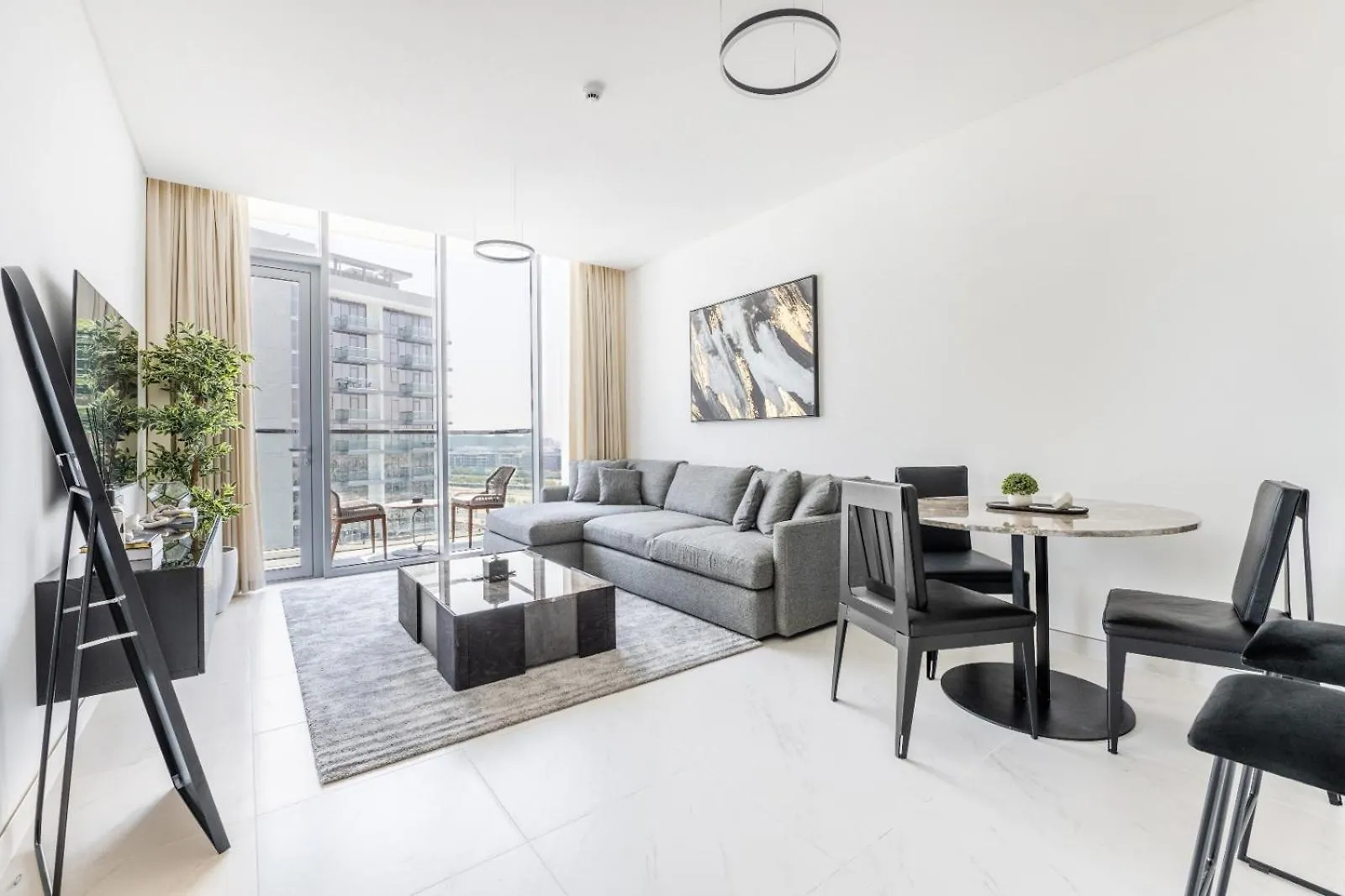 Modern 1Br For 4 With Breathtaking Lagoon Views Dubai Apartment