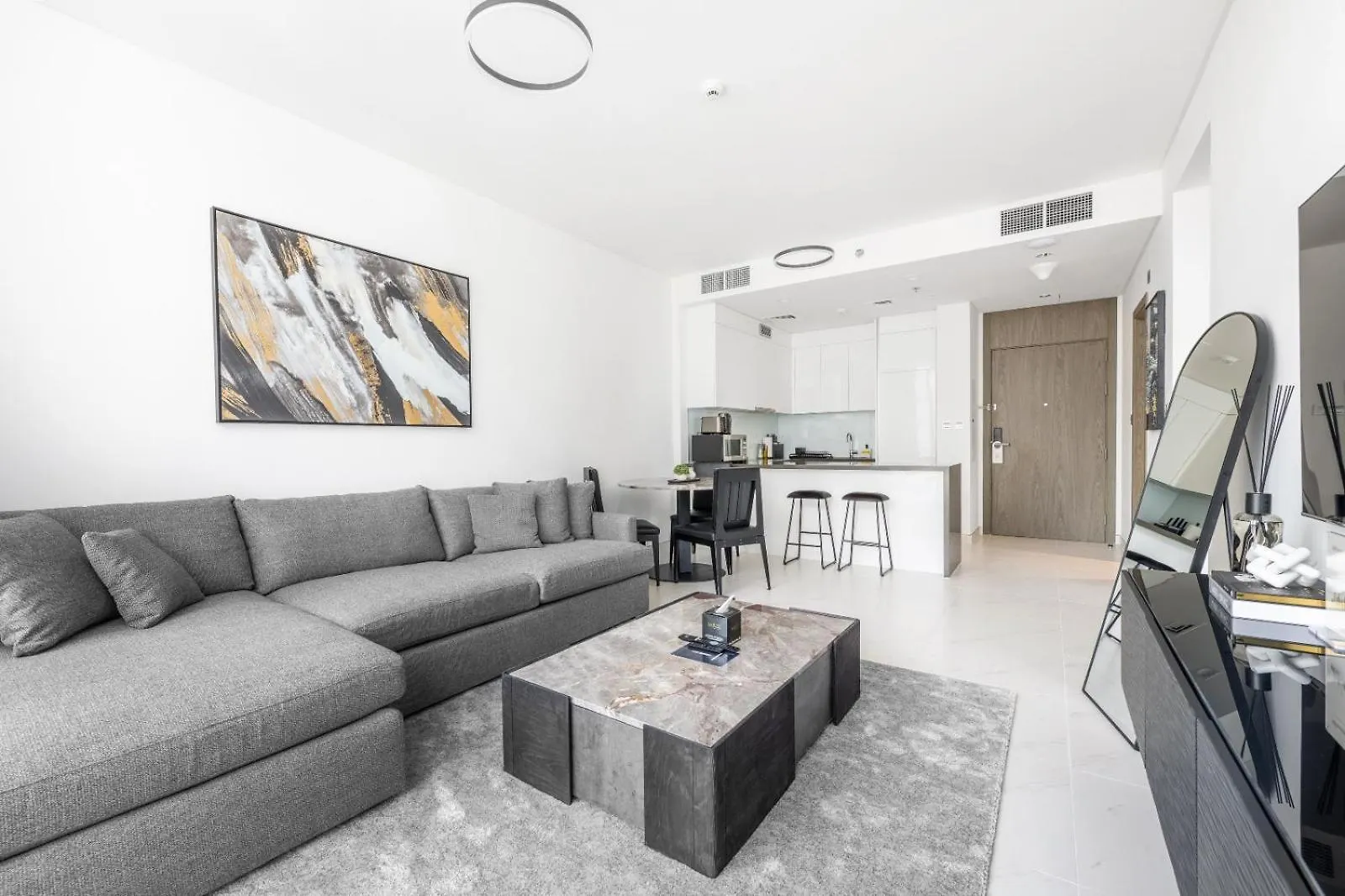 Apartment Modern 1Br For 4 With Breathtaking Lagoon Views Dubai